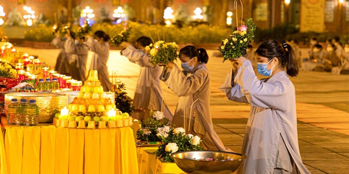 Lễ Vu Lan là một trong những ngày lễ chính của Phật Giáo (Đại thừa Bắc tông) và phong tục Trung Hoa