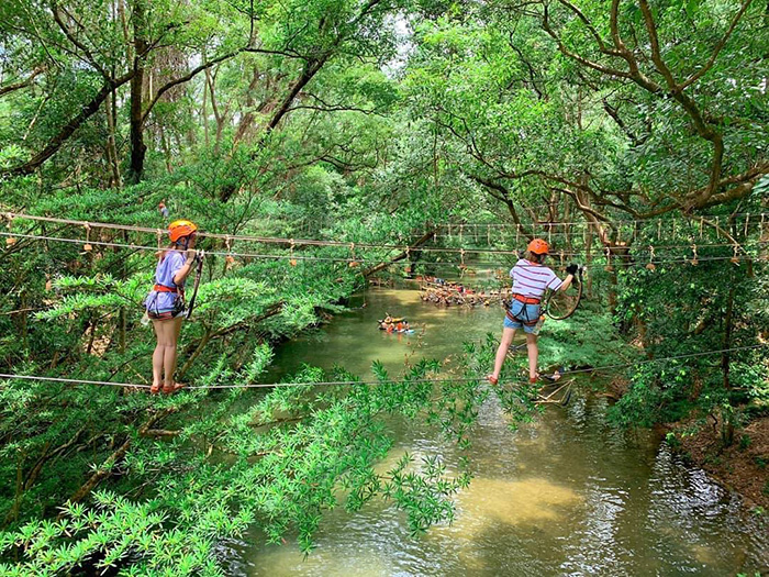 Công viên Ozo được biết đến là một công viên sinh thái tọa lạc trong rừng nguyên sinh đầu tiên có mặt ở Việt Nam.