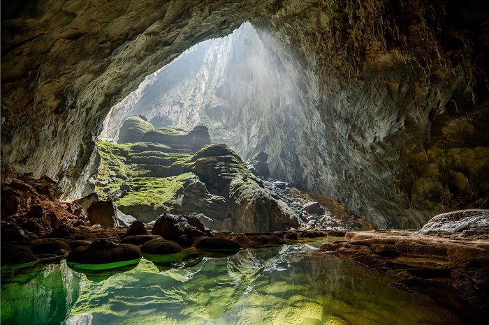 Hang Sơn Đoòng là một hang động tự nhiên tại xã Tân Trạch