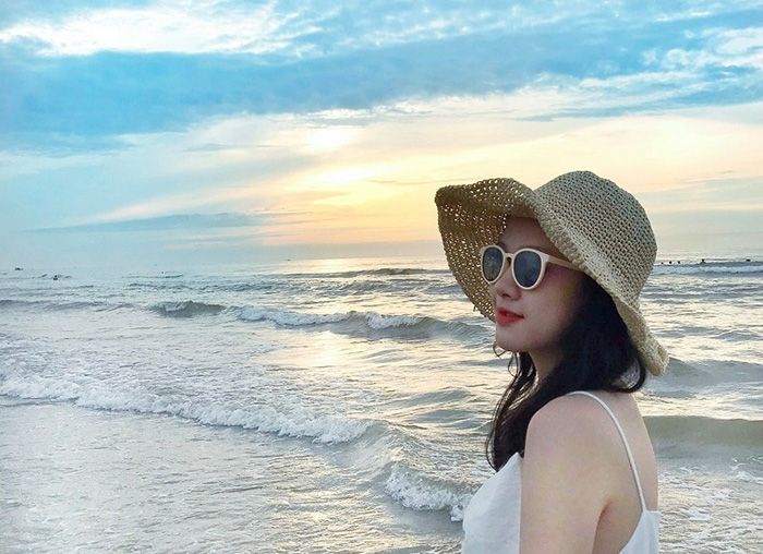 Bãi biển Sầm Sơn là một trong những bãi biển đẹp nhất Việt Nam và luôn là bãi biển đông khách nhất miền Bắc. 