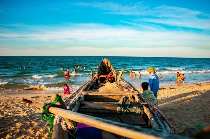 Vẻ đẹp xao xuyến của biển Thuận An