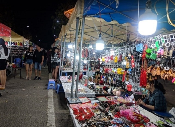 Chợ đêm Quy Nhơn đem đến cho du khách những trải nghiệm thú vị