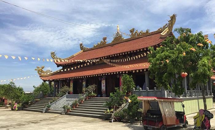 Chùa Hồi Long được xây dựng vào thời Lý là một trong những ngôi chùa lớn nổi tiếng của Thanh Hóa.