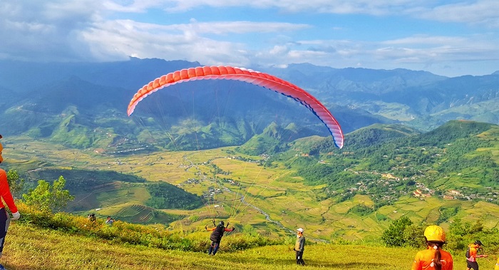 Điểm bay dù ở đèo Khau Pạ 