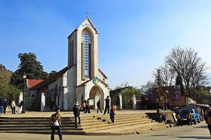 Nhà thờ Đá chính là biểu tượng của Sa Pa