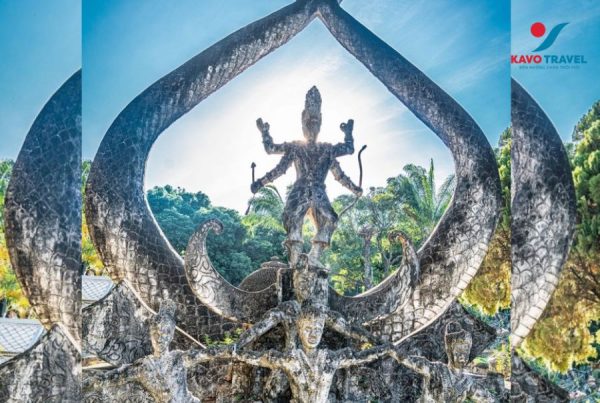 Khu vườn tượng phật cổ kính của Lào