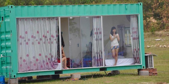 Phòng ở Amazing Container được thiết kế theo mô hình Bungalow sử dụng container làm phòng nghỉ rất mới lạ và độc đáo tại Việt Nam