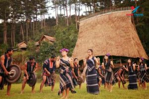 Tham gia và không gian văn hóa của Làng văn hóa Plei Ốp
