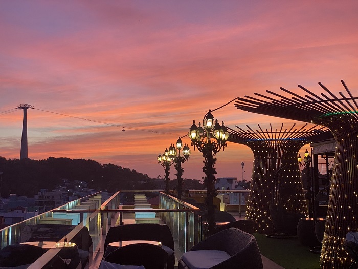 PH Rooftop Bar & Lounge