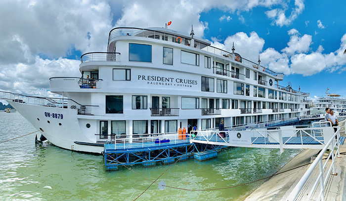 Du thuyền President được điều hành bởi công ty Paradise Cruises là du thuyền 5 sao lớn nhất trên vịnh Hạ Long.