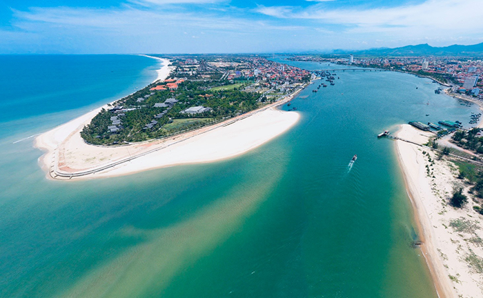 Bãi biển Nhật Lệ - Một trong những bãi biển đẹp nhất Việt Nam