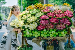Những gánh hoa ven các con phố - nét đẹp của Hà Nội