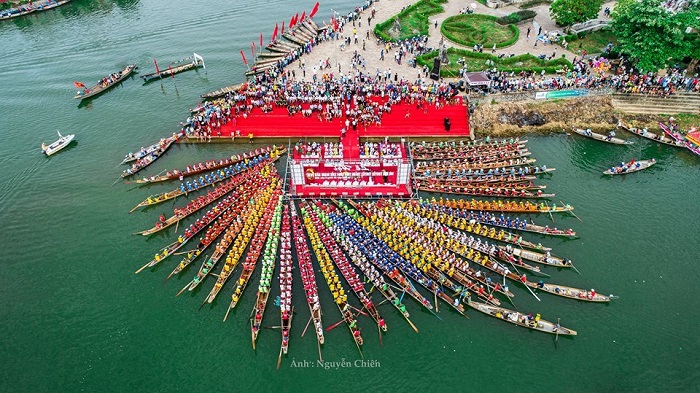 Lễ hội đua thuyền truyền thống trên sông Kiến Giang