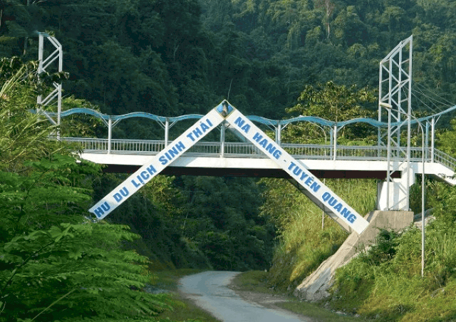 uy cách xa trung tâm thành phố nhưng Na Hang luôn là điểm đến mới mẻ, được khách du lịch yêu thích trong thời gian gần đây