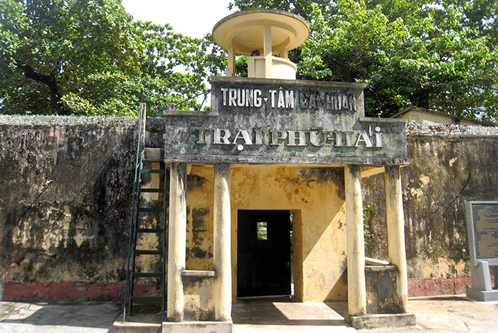 Nhà tù cổ xưa nhất trên Côn Đảo - Tham quan trại giam Phú Hải.