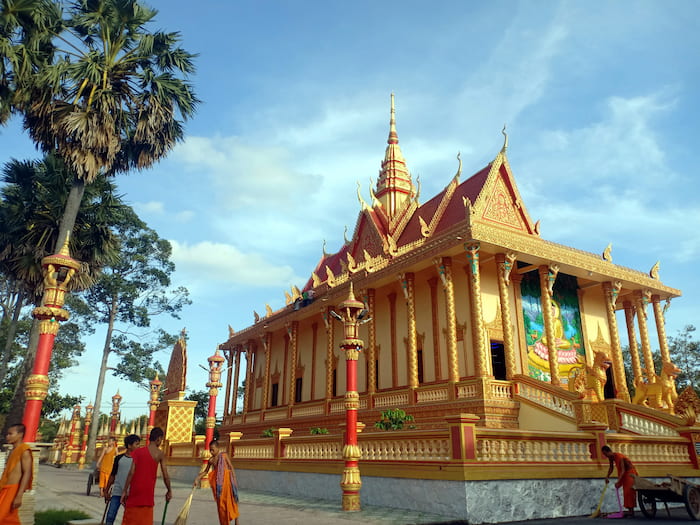 Chùa Xiêm Cán - một trong những ngôi chùa Khmer có diện tích lớn và đẹp nhất miền Tây