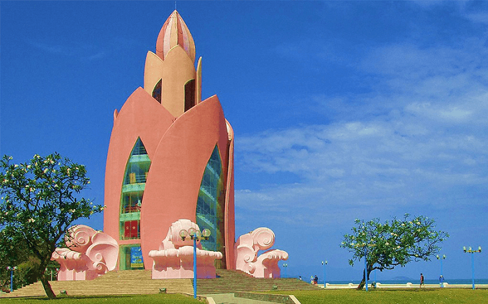 Tháp Trầm Hương - biểu tượng của thành phố Nha Trang