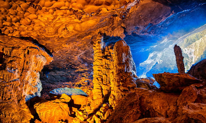 Các hang động tại Vịnh Hạ Long sở hữu cấu trúc rất độc đáo