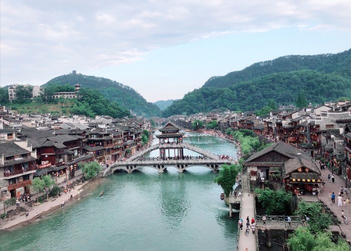 Phượng Hoàng Cổ Trấn - cổ trấn đẹp và hot nhất Trung Quốc