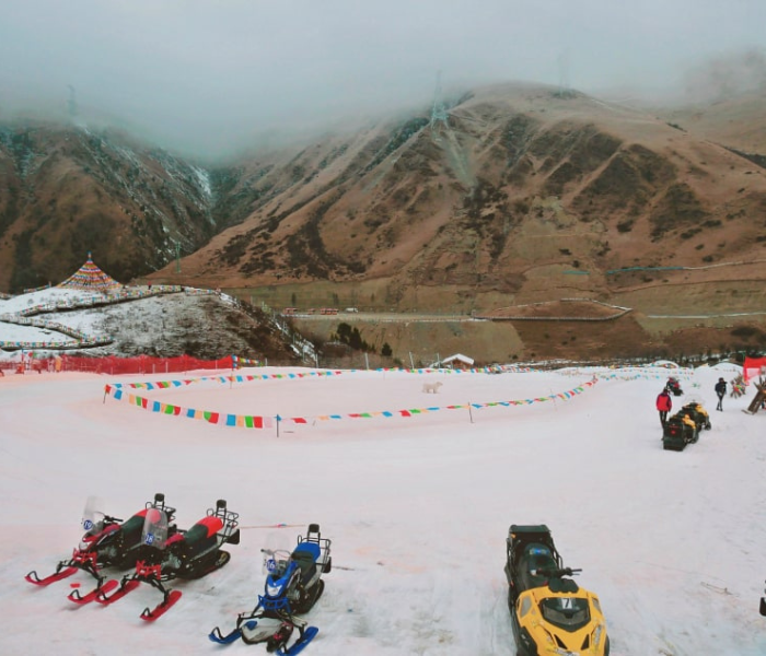trải nghiệm trượt tuyết tại khu trượt tuyết lớn nhất Trung Quốc