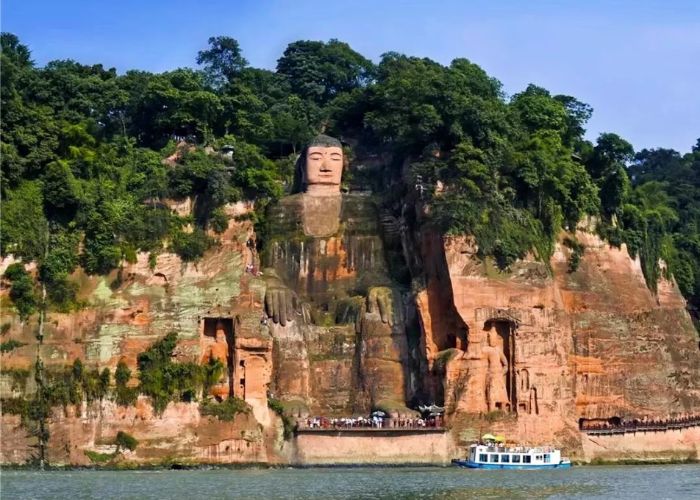 Lạc Sơn Đại Phật - bức tượng phật ngàn năm tuổi lớn nhất thế giới