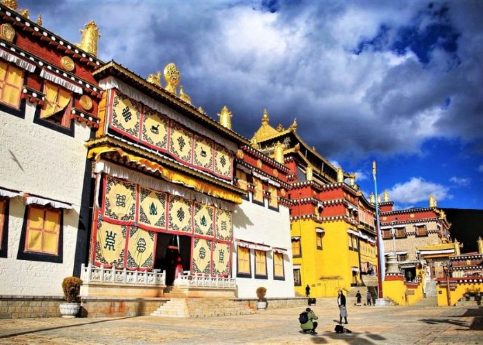 Tu Viện Tùng Tán Lâm - tu viện cổ nổi tiếng tại shangri la 