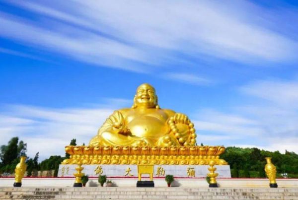 Tượng Phật Di Lặc ngồi lớn nhất thế giới tại vân Nam, Trung Quốc