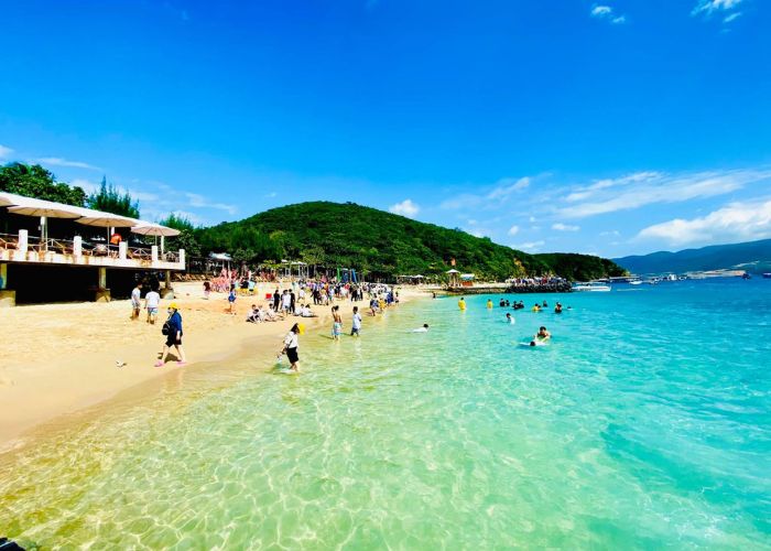 Bãi Tranh - một trong những hòn đảo đẹp nhất Nha Trang