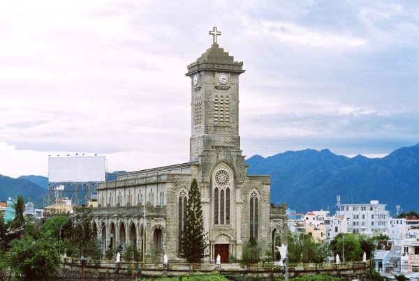 Nhà thờ Chánh Tòa - điểm check in siêu đẹp tại Nha trang