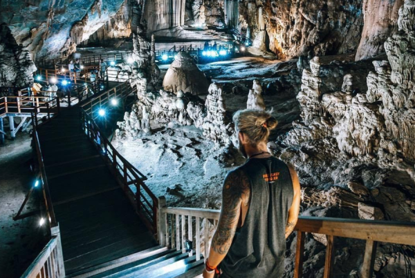 Động Thiện Đường một trong những hang động dài nhất thế giới.
