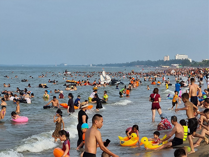 Bãi biển Cửa Lò Nghệ An là điểm đến du lịch được yêu thích nhất nhì miền Bắc vào mùa hè