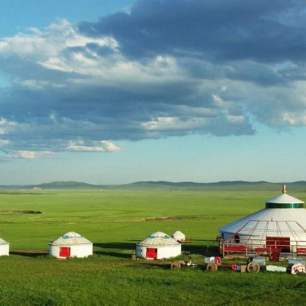 Trải nghiệm ngủ tại lều Mông Cổ tại thảo nguyên Ordos