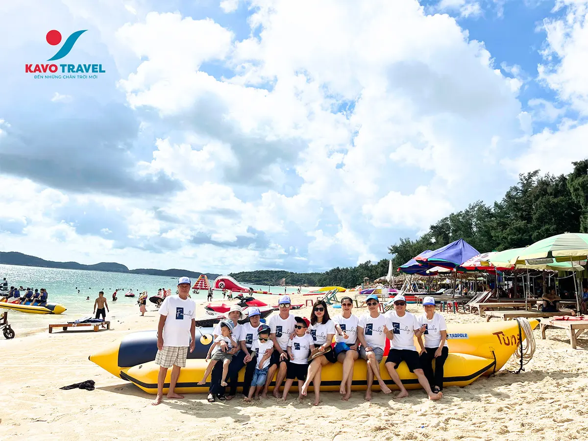 Gia đình chị Phương du lịch Cô Tô do Kavo Travel tổ chức