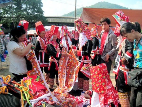 Chợ phiên Đồng Văn - chợ phiên nhộn nhịp nổi tiếng tại Bình Liêu