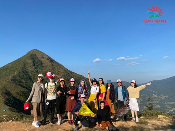 Đoàn khách trong tour Bình Liêu do Kavo Travel tổ chức