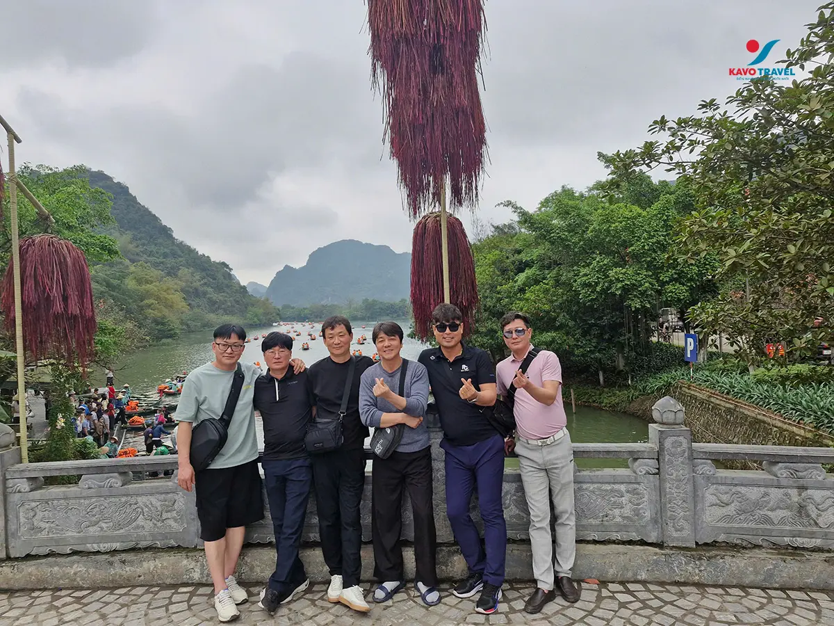 Du khách check-in tại Ninh Bình