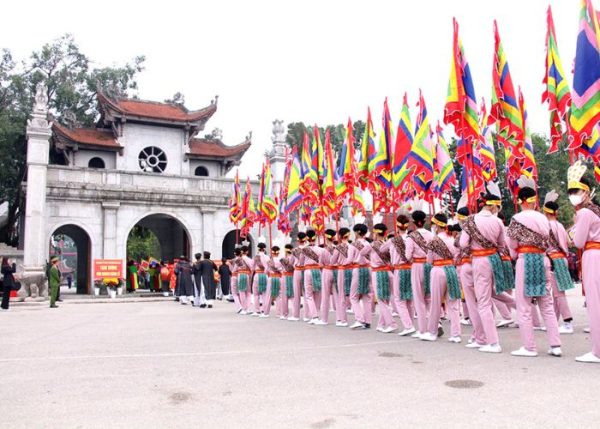 Lễ hội Đền Mẫu Âu Cơ.