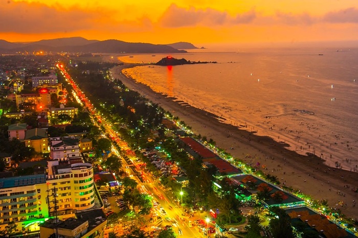 Cửa Lò là một trong những bãi biển thu hút đông du khách nhất miền Bắc