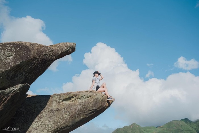 Mỏm cá heo Tà Xùa