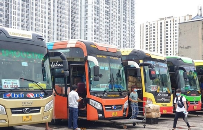 Du khách có thể dễ dàng di chuyển tới Tà Xùa bằng nhiều phương tiện