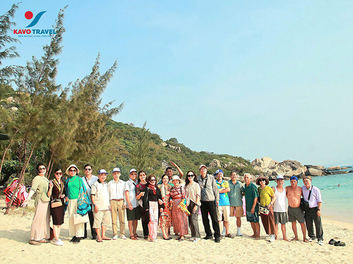 Công ty Du lịch Khát Vọng Việt – Kavo Travel cam kết mang đến cho khách hàng những trải nghiệm lưu trú đầy đủ tiện nghi và chất lượng trong tour du lịch hè miền Nam.
