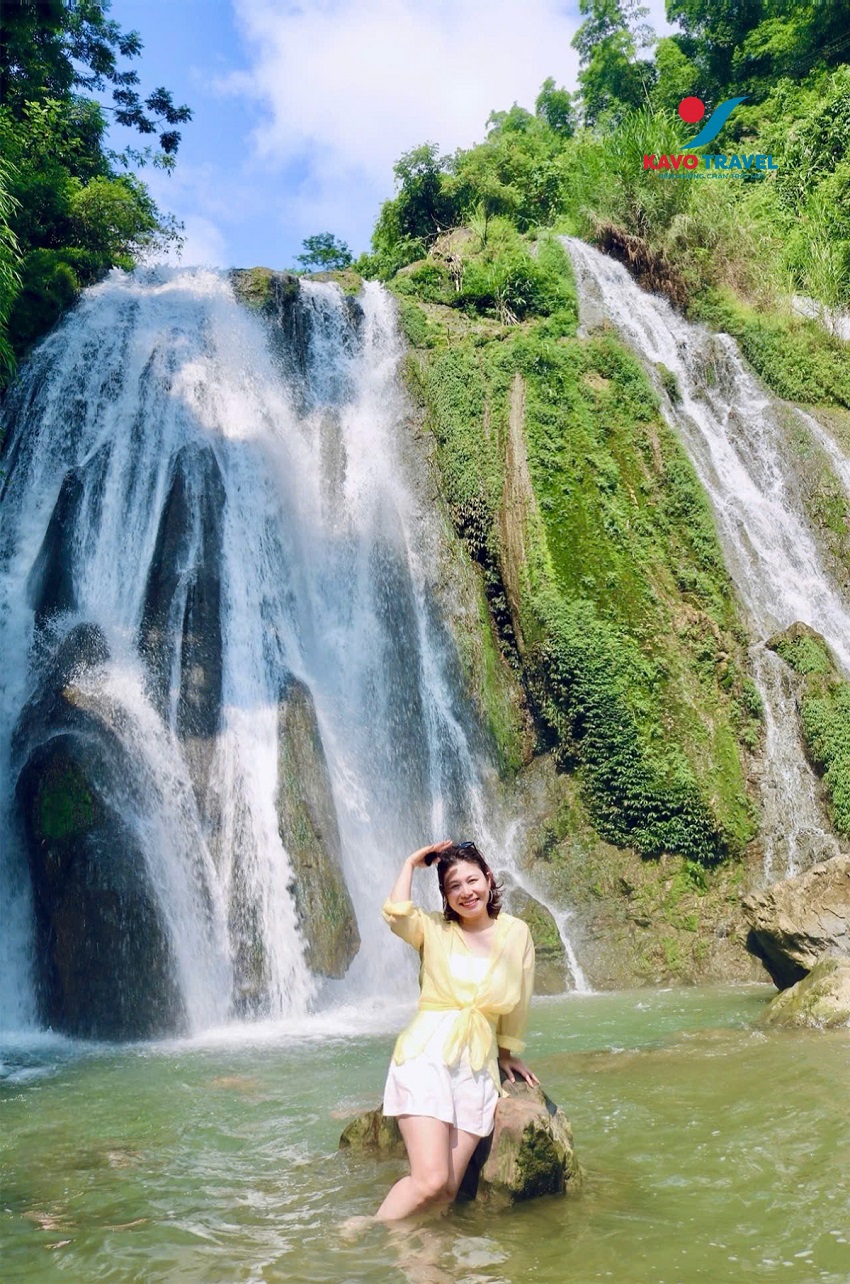 Khung cảnh "tuyệt đối điện ảnh" của du khách trong tour du lịch Mai Châu 2 ngày 1 đêm
