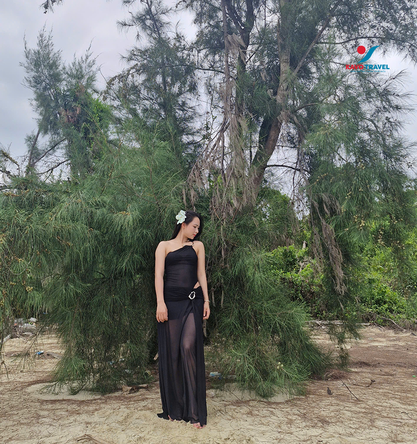 Du khách thả dáng trong tour du lịch Cô Tô 1 ngày của Kavo Travel