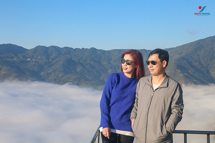 Du khách Tour du lịch Tà Xùa 2 ngày 2 đêm của Kavo Travel check-in với biển mây siêu đẹp của Tà Xùa