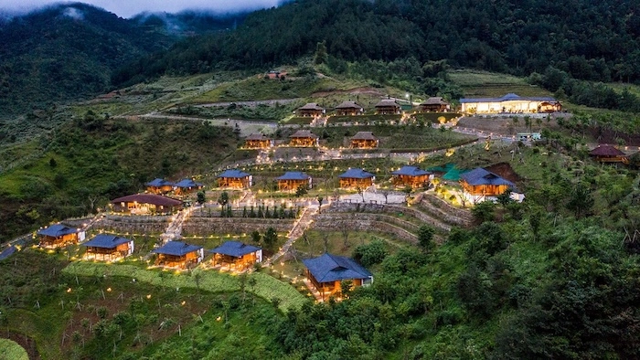 Khu nghỉ dưỡng nổi tiếng giữa thung lũng Tú Lệ