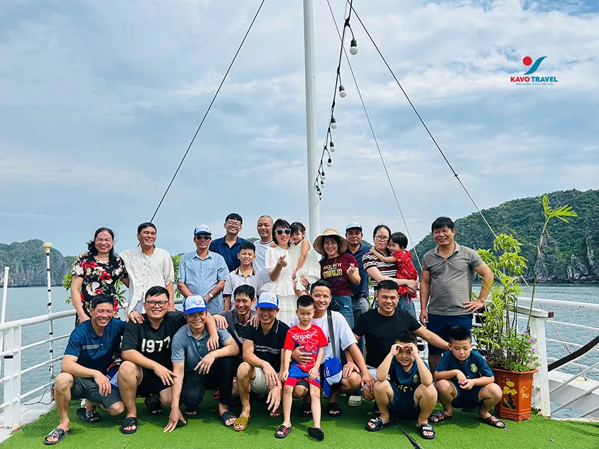 Công ty CP Vật Liệu Chịu Lửa Việt Trung du lịch Cát Bà 3 ngày 2 đêm do Kavo Travel tổ chức
