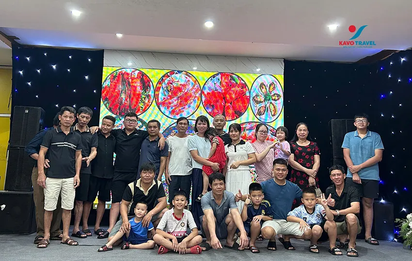 Gala Dinner với nhiều hoạt động hấp dẫn trong tour du lịch Cát Bà 3 ngày 2 đêm của Kavo Travel