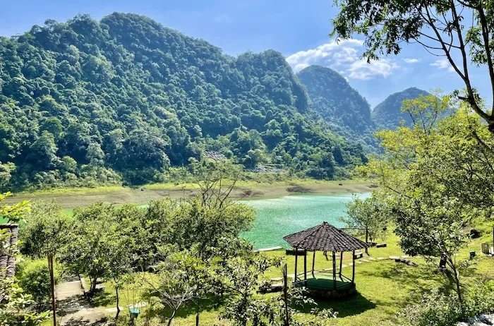 Hồ Thang Hen