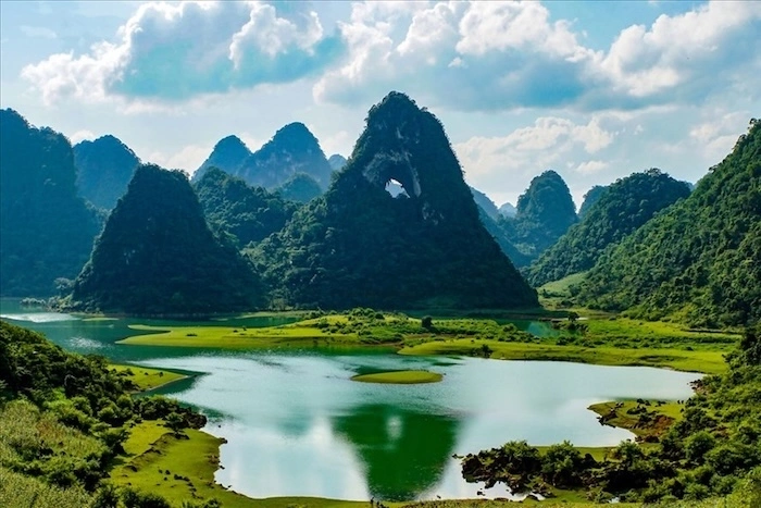 Núi Mắt Thần ở đâu?