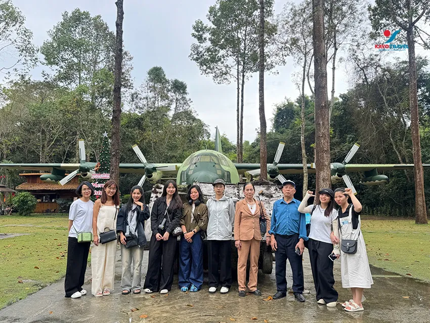 Du khách tham quan và du lịch tại TP.HCM